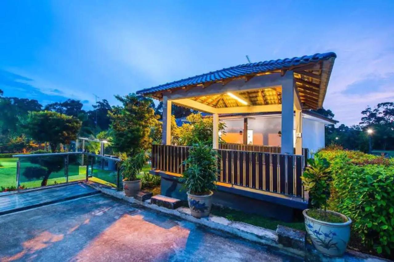 Capital O 90088 Mbp Leisure Resort Batu Pahat Exterior photo