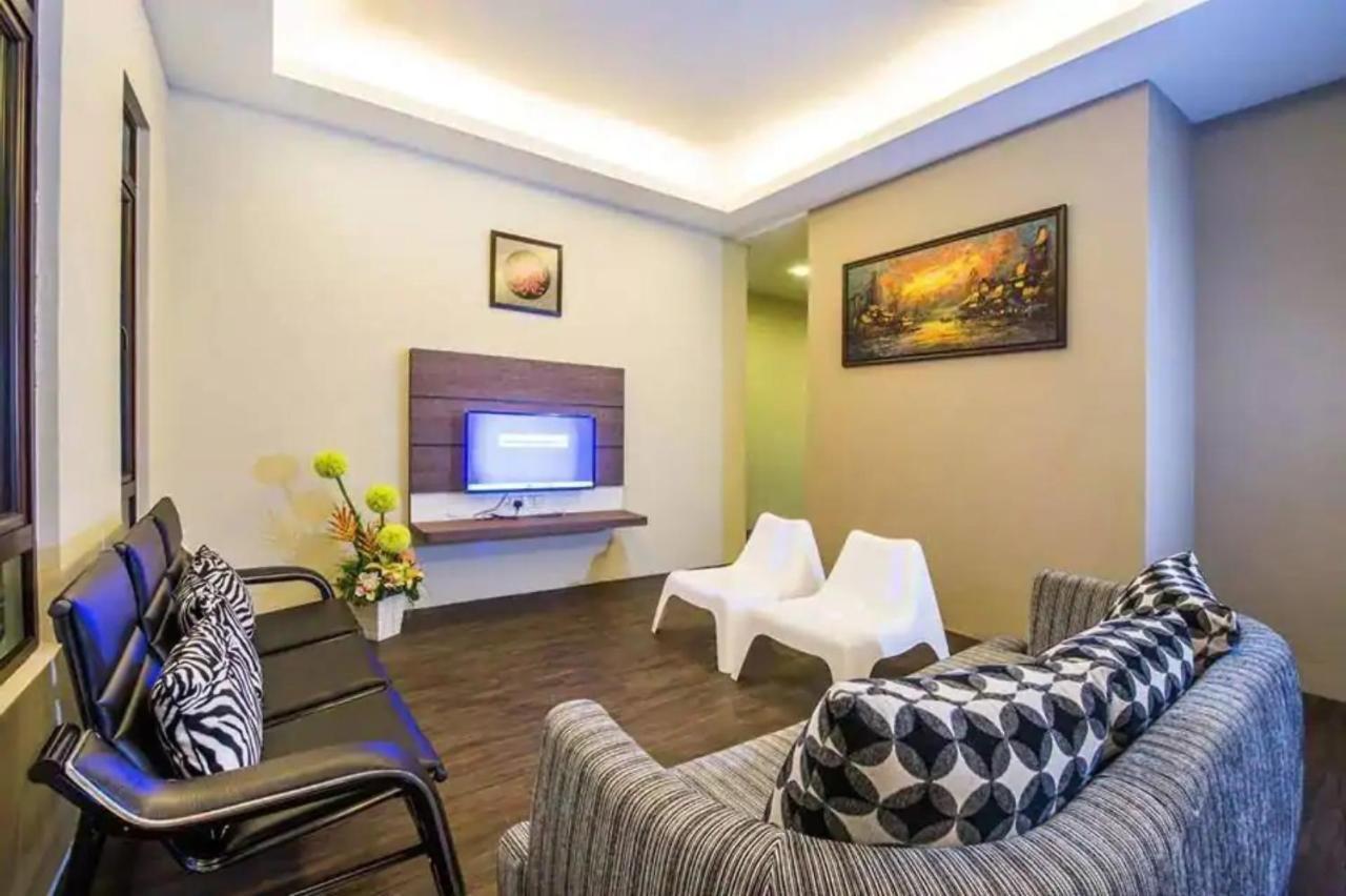 Capital O 90088 Mbp Leisure Resort Batu Pahat Exterior photo