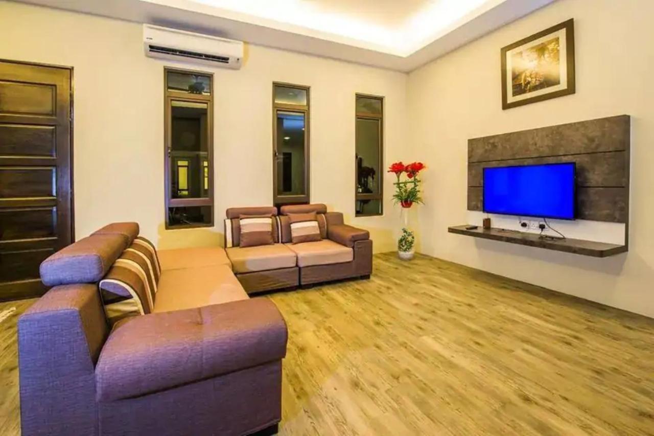 Capital O 90088 Mbp Leisure Resort Batu Pahat Exterior photo