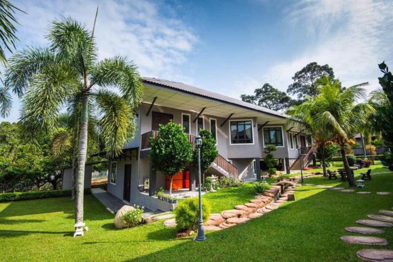 Capital O 90088 Mbp Leisure Resort Batu Pahat Exterior photo